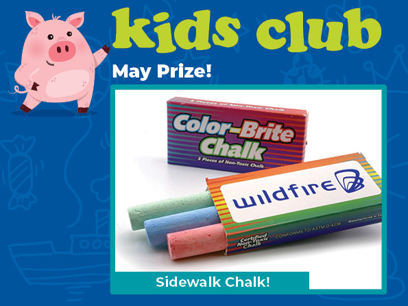 Cartoon pig pointing to image of a colorful chalk pack